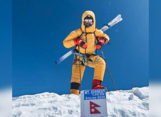 Polish Mountaineer Skis Everest Without Oxygen, Just a Week After Doing the Same on Lhotse