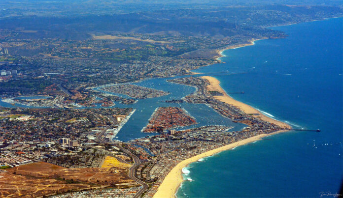 Newport-beach-California-Photo-Wikimedia-Commons.jpg