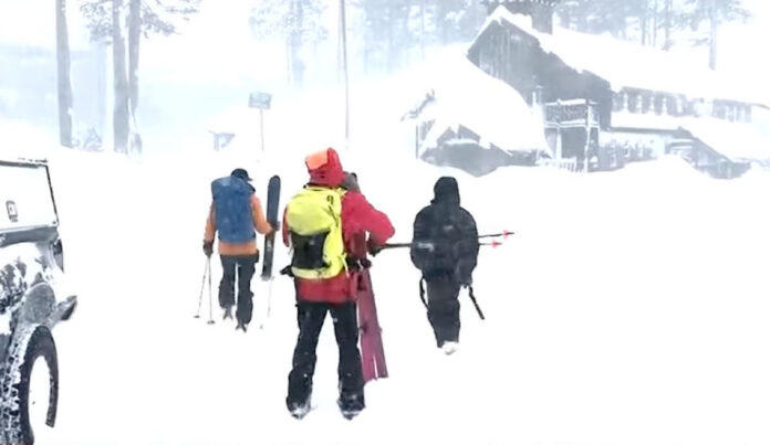 rescue-crews-castle-peak.jpg