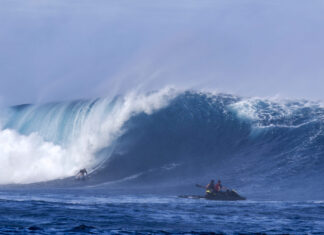 9 Photos From a Big, Unruly Day at Cloudbreak